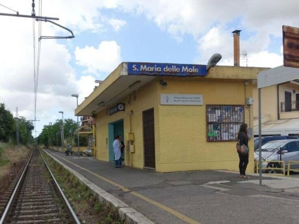A Casa Di Marco Guesthouse - Apt Di Ciampino E Stazione Per Roma Marino Esterno foto